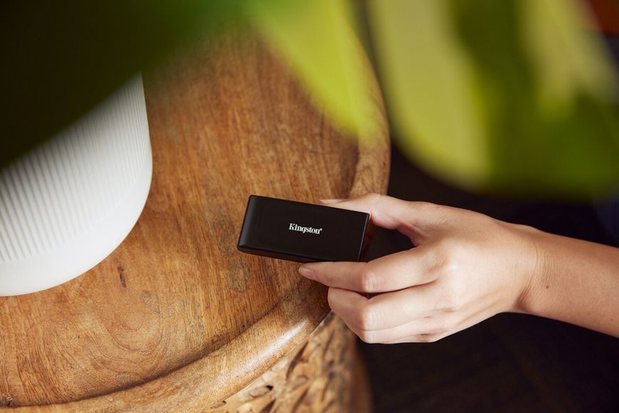 Накопичувач зовнішній SSD Portable USB 2.0ТB Kingston SXS1000 Black (SXS1000/2000G) 475940 фото