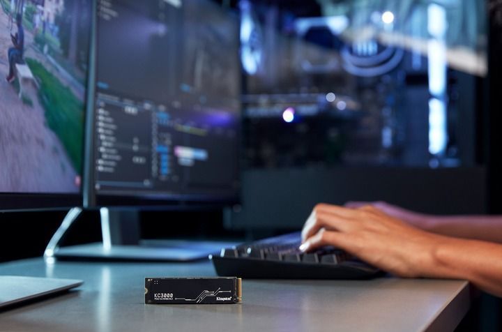 Накопичувач SSD 1TB Kingston KC3000 M.2 2280 PCIe 4.0 x4 NVMe 3D TLC (SKC3000S/1024G) 378364 фото